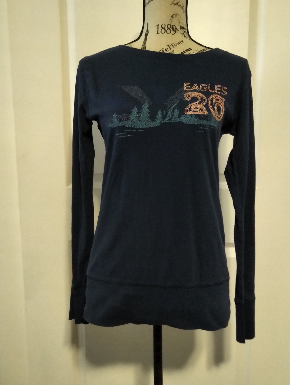 Old Navy Navy Long-Sleeve Women's Tee with Graphic 'Eagles 26'